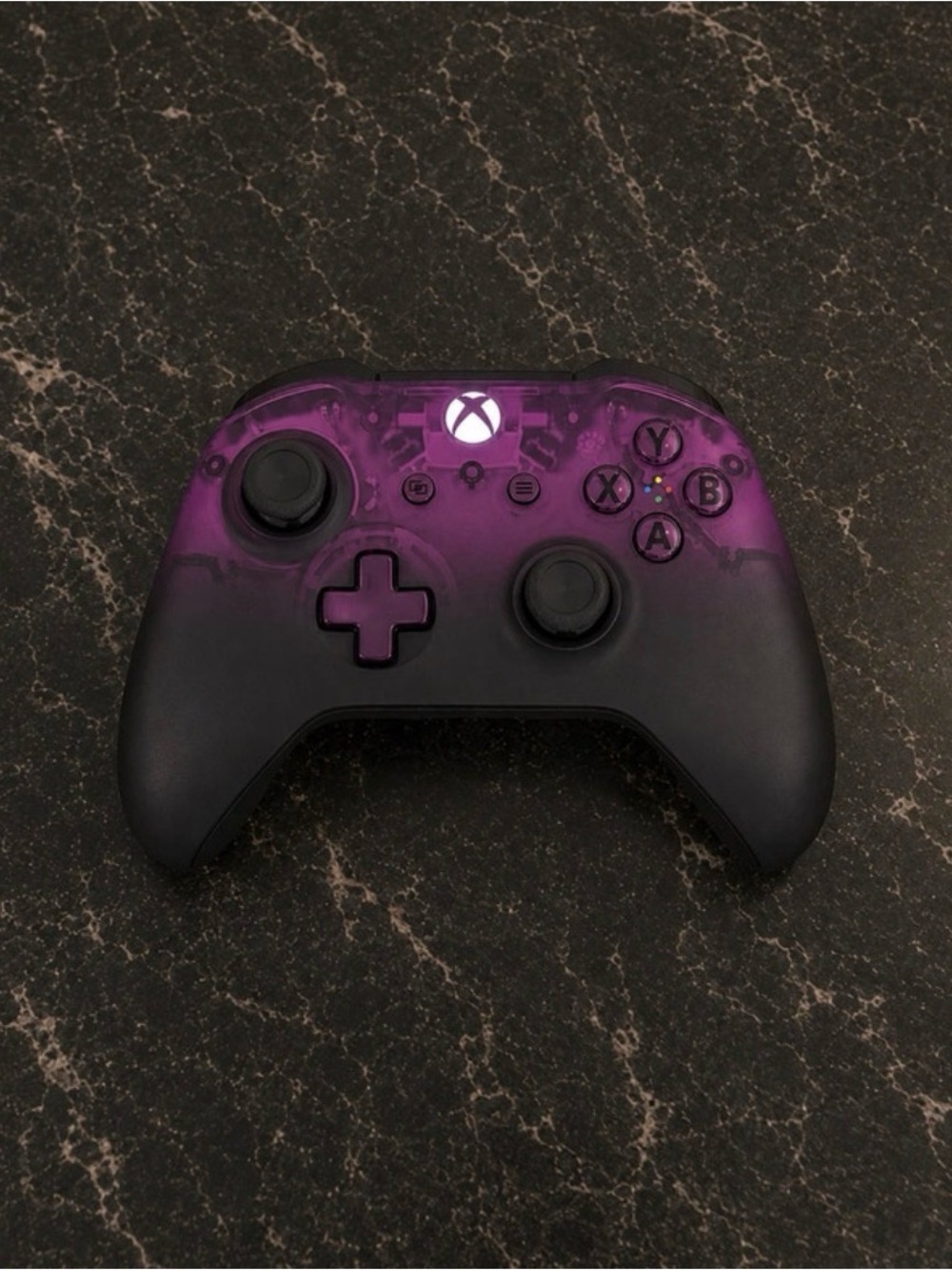 Xbox One with Controller & Cables - Picture 5 of 6